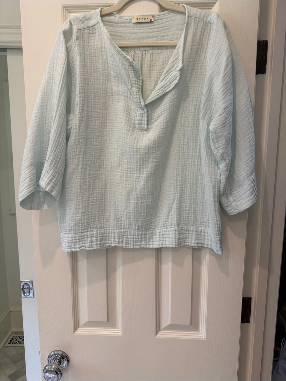 Starkx Relaxed Gauze Split-Neck Tunic in Pale Mint